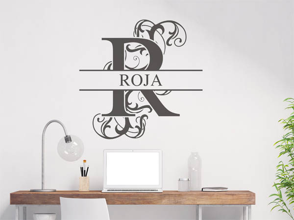 Wandtattoo verschnörkelter Buchstabe R mit Roja