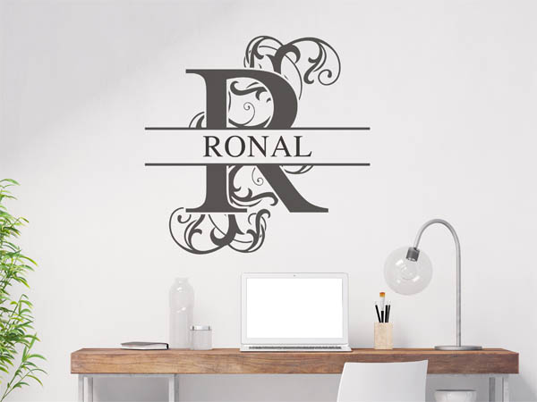 Wandtattoo verschnörkelter Buchstabe R mit Ronal