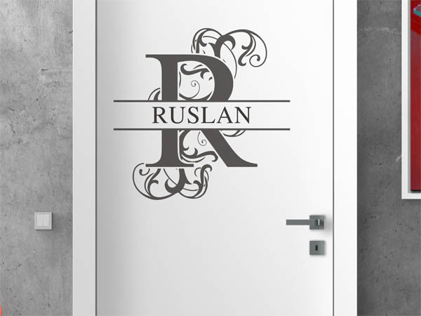 Wandtattoo verschnörkelter Buchstabe R mit Ruslan