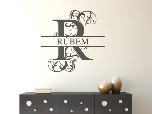 Wandtattoo verschnörkelter Buchstabe R mit Rúbem