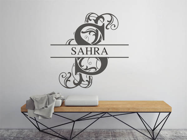 Wandtattoo verschnörkelter Buchstabe S mit Sahra
