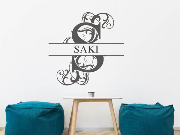 Wandtattoo verschnörkelter Buchstabe S mit Saki