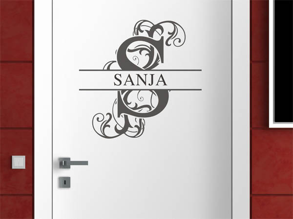Wandtattoo verschnörkelter Buchstabe S mit Sanja