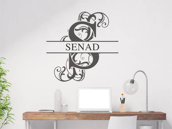 Wandtattoo verschnörkelter Buchstabe S mit Senad