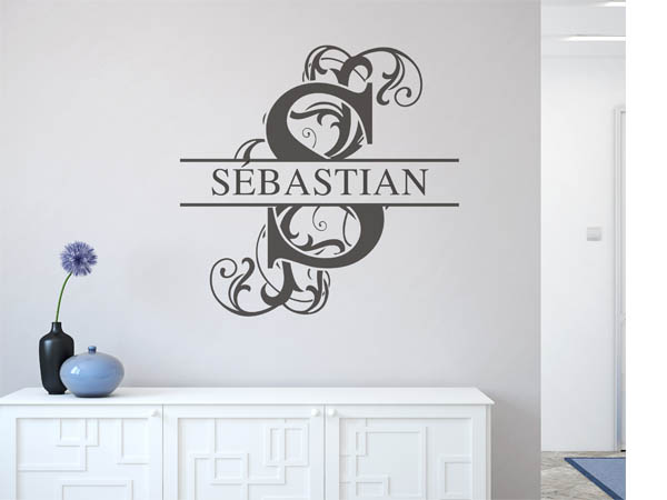 Wandtattoo verschnörkelter Buchstabe S mit Sébastian