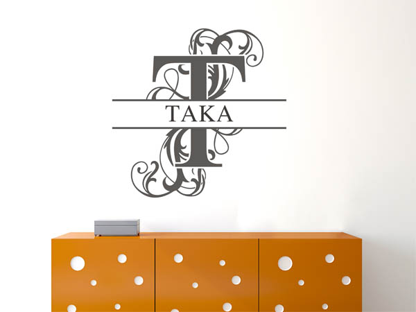 Wandtattoo verschnörkelter Buchstabe T mit Taka