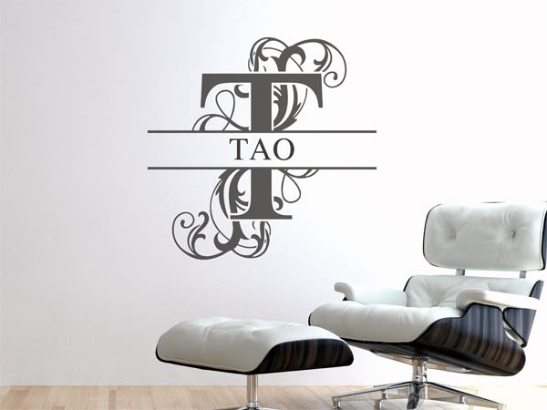 Wandtattoo verschnörkelter Buchstabe T mit Tao