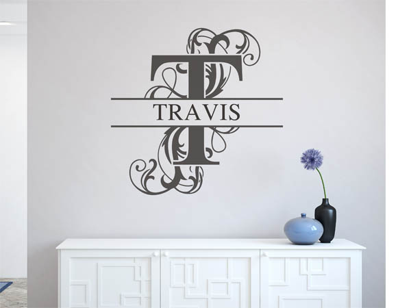 Wandtattoo verschnörkelter Buchstabe T mit Travis