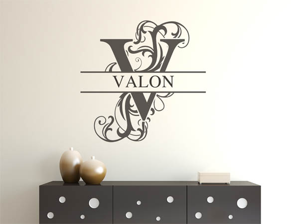 Wandtattoo verschnörkelter Buchstabe V mit Valon