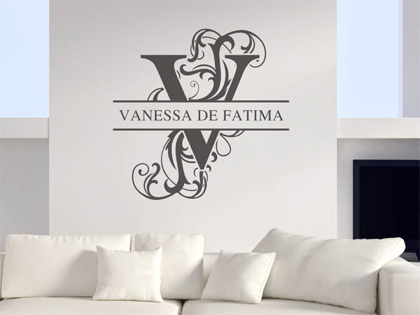 Wandtattoo verschnörkelter Buchstabe V mit Vanessa de Fatima