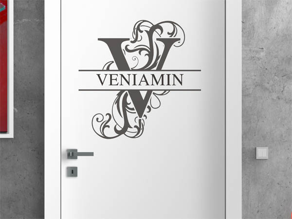 Wandtattoo verschnörkelter Buchstabe V mit Veniamin