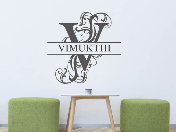 Wandtattoo verschnörkelter Buchstabe V mit Vimukthi