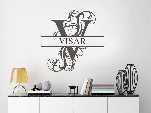 Wandtattoo verschnörkelter Buchstabe V mit Visar