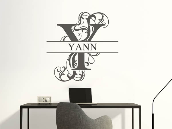Wandtattoo verschnörkelter Buchstabe Y mit Yann